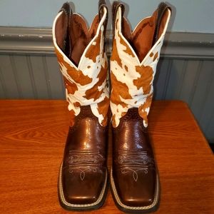Ariat Cowhide Cowboy boots. Size 6.5.